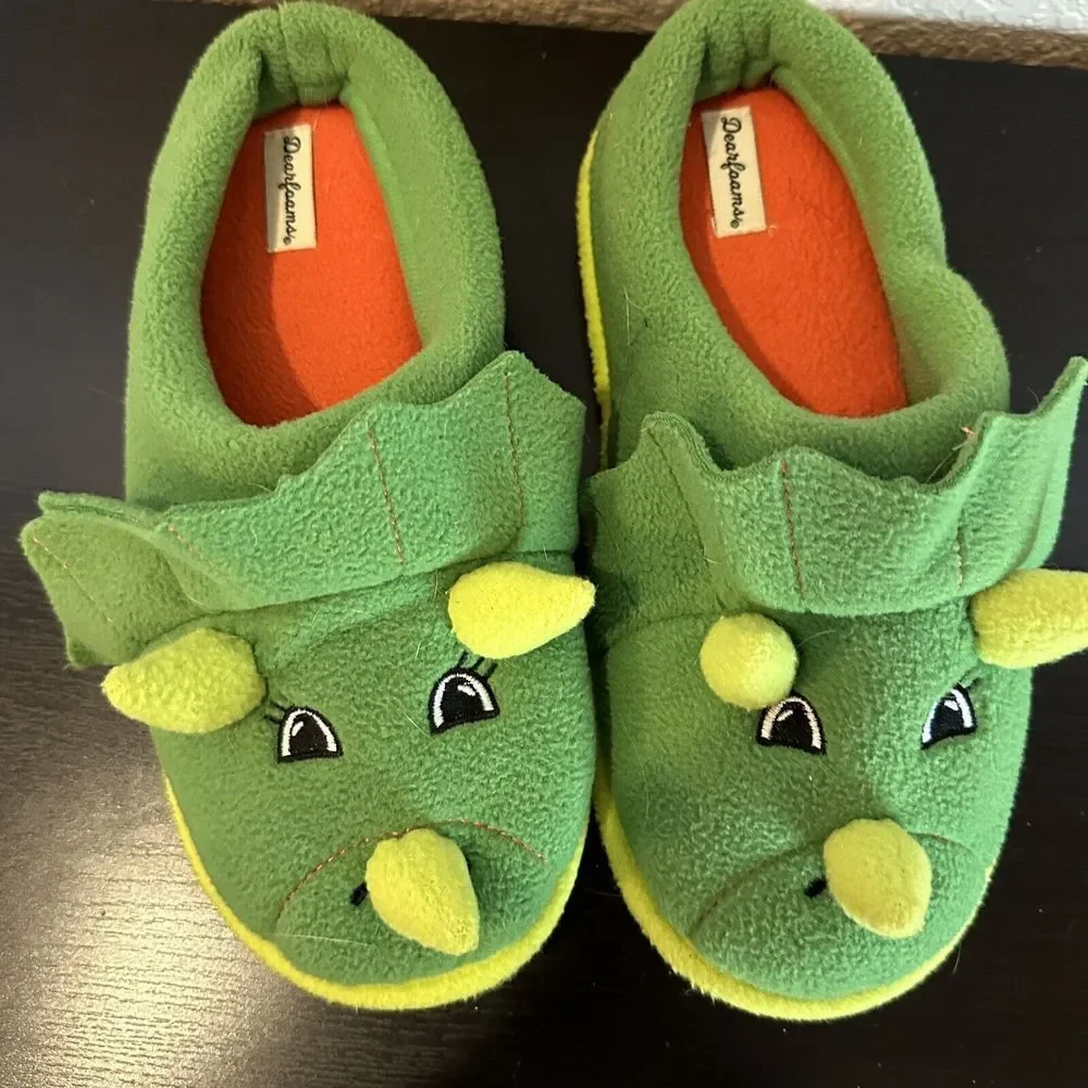 Dearfoams Memory Foam Dinosaur Kids Green Slippers‎ Size big kids 4-5